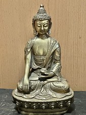 Beeindruckender Buddha Shakyamuni aus Messing/Bronze - 20cm