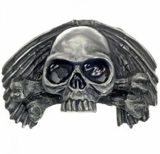 Schweres Buckle als Totenkopf
