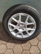 Reifenset 4x Michelin 215/60R17 auf originalen Jeep Felgen