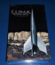 Modellbau Bausatz Mondrakete Rakete LUNA in 1:144 von Pegasus 9111 Höhe ca. 30c