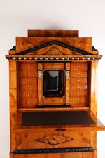 Höfischer Empiresekretär in Kirschbaum um 1810