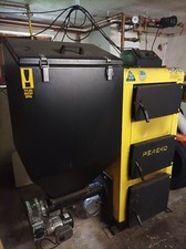 Pelletheizung 27 kW Voll Funktionsfähig Mit Tank Und Pellets