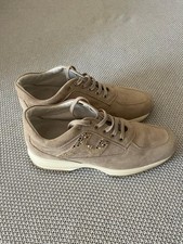 HOGAN INTERACTIVE woman