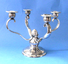 ART DÉCO LEUCHTER VIERFLAMMIG, GEHÄMMERT - BREMER WERKSTÄTTEN f. SILBERARBEITEN