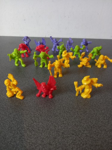 Serie von 48 monster - -, in