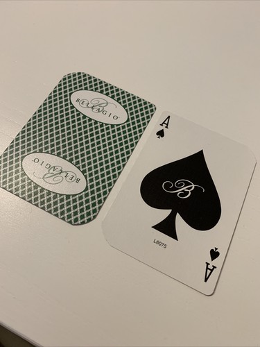 Zufällige spielkarte aus - zufällige,