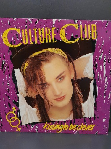 Culture club kissing to - -,