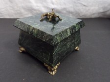 Grüner Marmor Schatulle mit Salamander ca. 7,7 x 7,7 x 6,5 cm