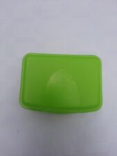 hellgründe Plasteschachtel mit festem Deckel für Seife oder Zahnspange