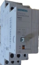 Siemens 5TT4121-0 Fernschalter 16A 230 250V 1 Schließer Ein Aus Zentralschaltung