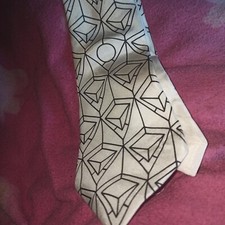 1x  Krawatte mit Gutta vorgemalt ,, Symmetr" 140 x 9,5 cm Pongé 08 Seidenmalerei