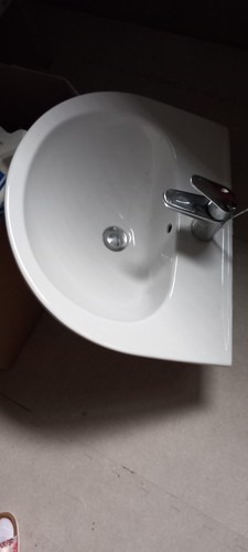 Waschbecken weißmit armatur - weißmit,