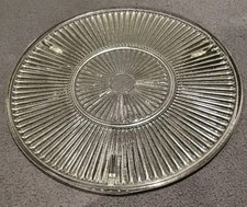 Glas Kuchenplatte gerippt, Durchmesser 30cm, Höhe 2cm mit Fuß, guter Zustand