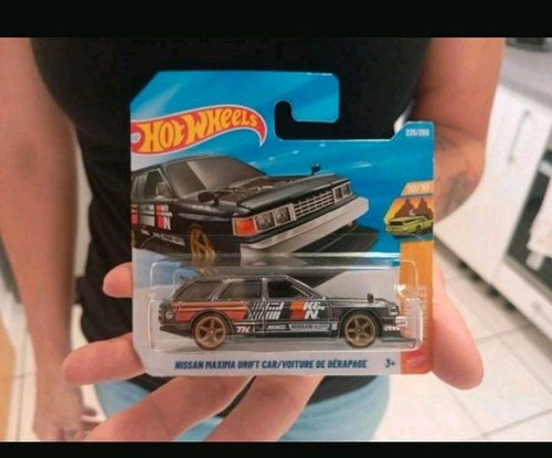Hot wheels nissan - hot,