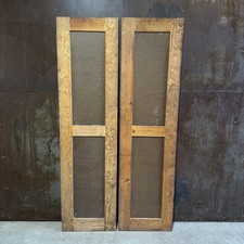 1 Paar alte Türen,  Spinnt