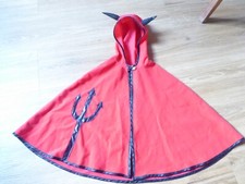 Helloween Kostüm Teufel Umhang mit Kapuze und Teufelhörner Größe 116