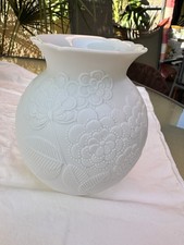 Designer Vase Porzellan AK Kaiser Entwurf  M. Frey signiert Nr. 641  Weiß 70. J