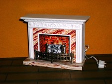 offener Kamin mit Beleuchtung