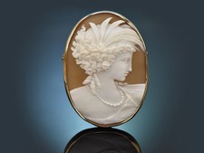 GEMMEN KAMEE BROSCHE MIT