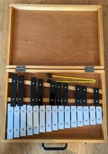 Xylophon aus Metall in einem