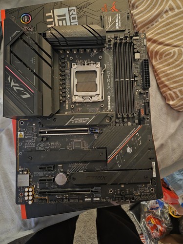 Asus rog strix b650e wifi - b650e-f,