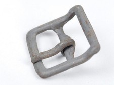 Eiserner Beschlag für einen Stahlhelm Kinnriemen der Wehrmacht
