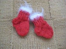 Weihnachten- Puppensocken mini,  Puppenschuhe, Fuß 4,5cm gestrickt