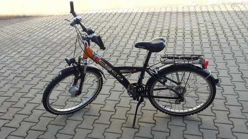 Schwarzes kinderfahrrad der - kinderfahrrad,