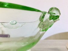 Antik Art Déco kanarien grün Pressglas Schale Glas dreipassig markant Blumen