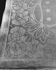 Weißes Jugendstil-Tafeltuch