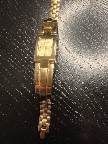 Damen armbanduhr mit goldenem - damen-armbanduhr,