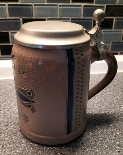 Bierkrug mit zinndeckel - bierkrug,