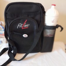 Neu "FitLine"mit Flasche Damen TASCHE UMHÄNGETASCHE in schwarz Reisverschluss Gu
