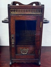 Antiker Räucherpfeifenschrank