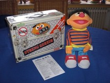 KMX Kitzel Mich Ernie K.M.X. - Sprache Bewegung - Koffer - Fisher-Price 2005 !