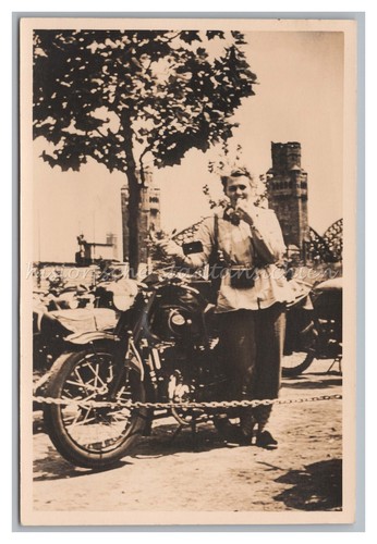 Köln 1954 frau mit motorrad - köln,