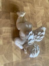 Engel liegend Frostfest Gartenfigur Deko Steinguss Grabschmuck wetterfest 