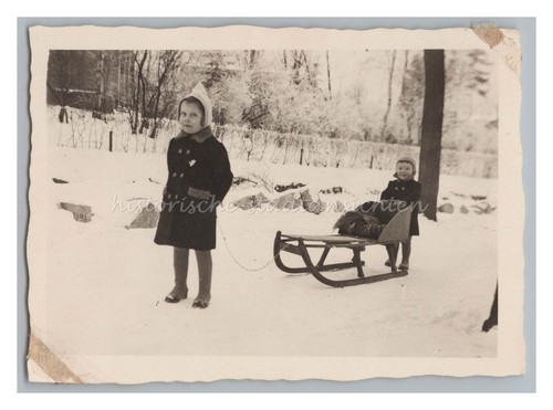 Kinder mit schlitten - kinder,