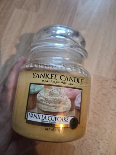 Vanilla cupcake yankee candle - vanilla,