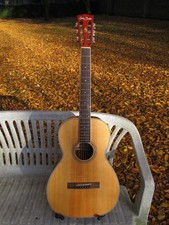 0-Body Parlor Gitarre Harley