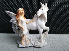 Sammelfigur Elfe mit Einhorn Weiß/Glitzer H 7cm Deko Fee Figur