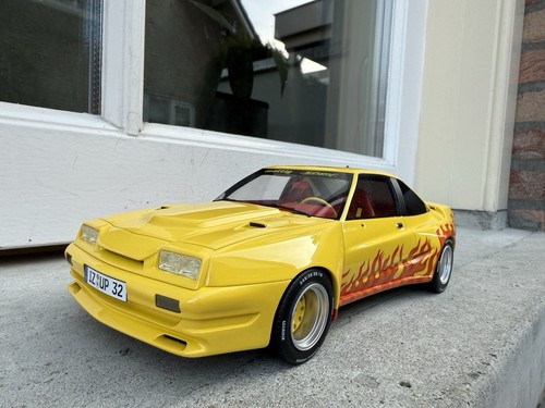Opel manta b mattig - 1:18,