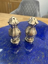 Paar Salz- und Pfefferstreuer