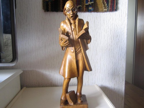 Holz figur der - "der, bücherwurm"