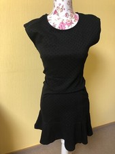 Hübsches schwarzes figurbetontes Kleid in der Größe “S“ 