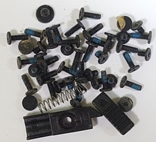 Screws Schrauben und Kleinteile aus Notebook Belinea B.Book J10IL1