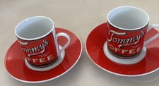 2 Espresso-Tassen, Mokka-Tassen, mit Untertassen Tommy's Brand Coffee