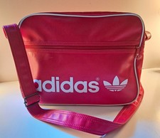 Kultige klassische Vintage Adidas Tasche in rot weiß der 2000er Jahre Y2K