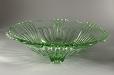 Alte Pressglas Dreibein