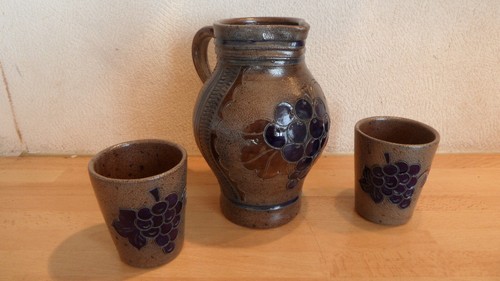 Krug mit becher - mit, 2